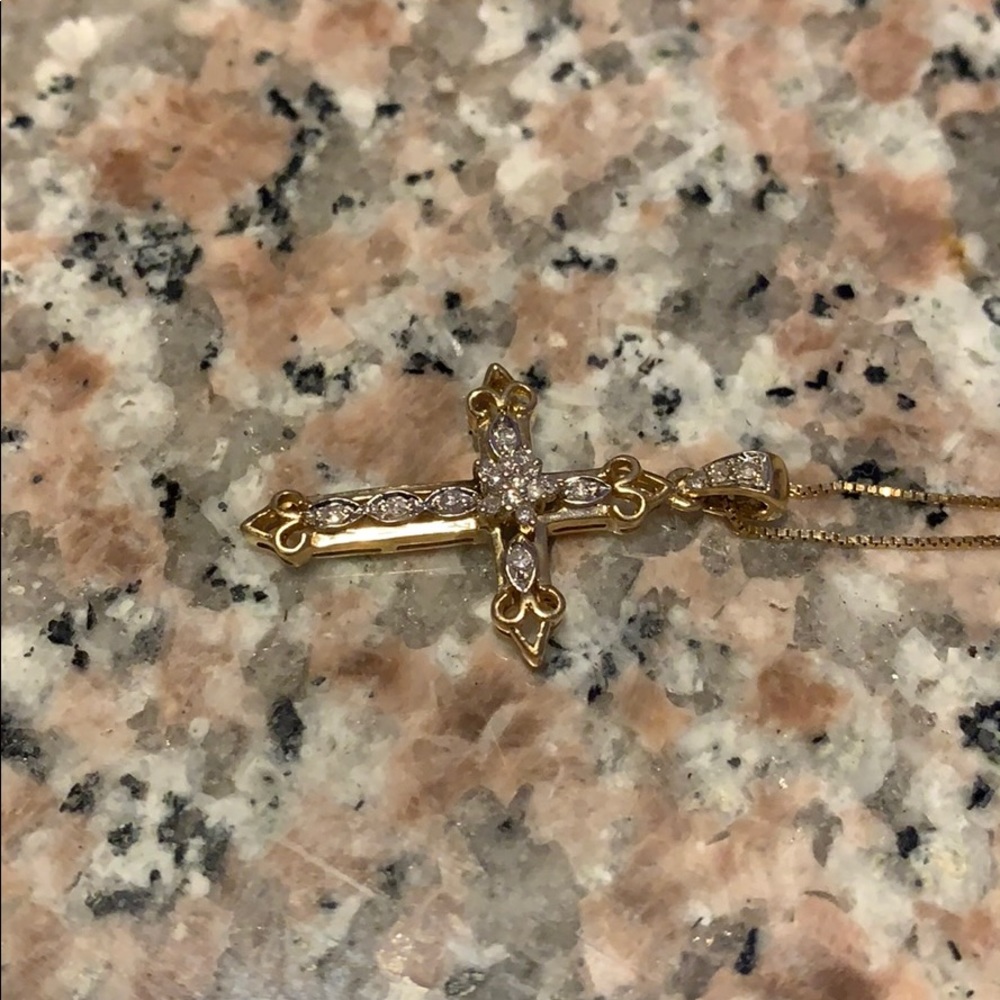 14kt gold and diamond cross